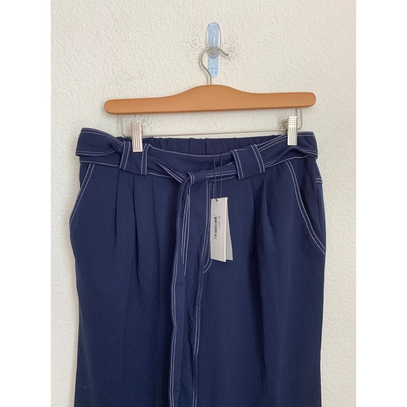 Leota Aubrey Pants Navy Blue Wide Leg Cropped Tie Waist Belted M NWT‎ - Picture 2 of 9